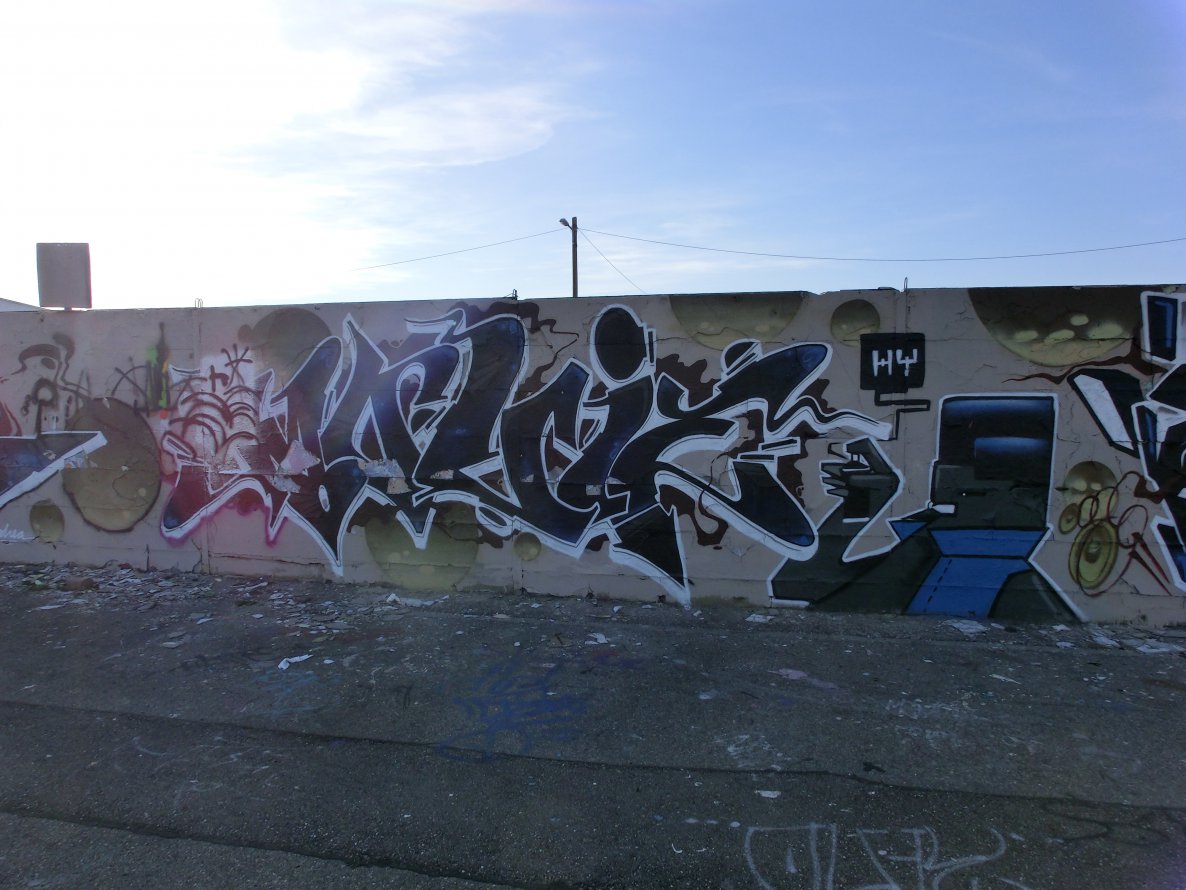Graffiti Wall - Photo by Chvbaka (2014)