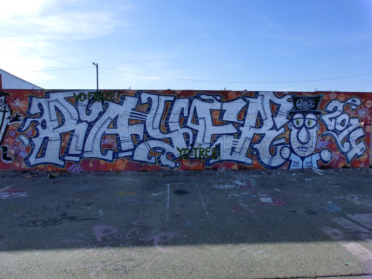 Graffiti Wall - Photo by Chvbaka (2014)