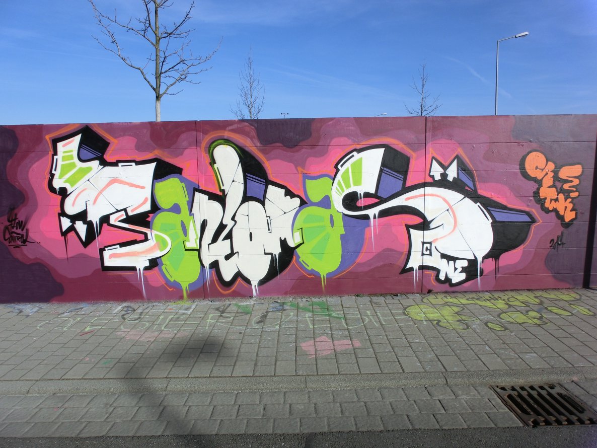 Graffiti Wall - Photo by Chvbaka (2014)
