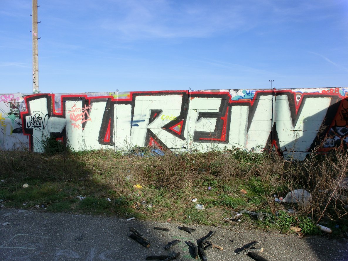Graffiti Wall - Photo by Chvbaka (2014)