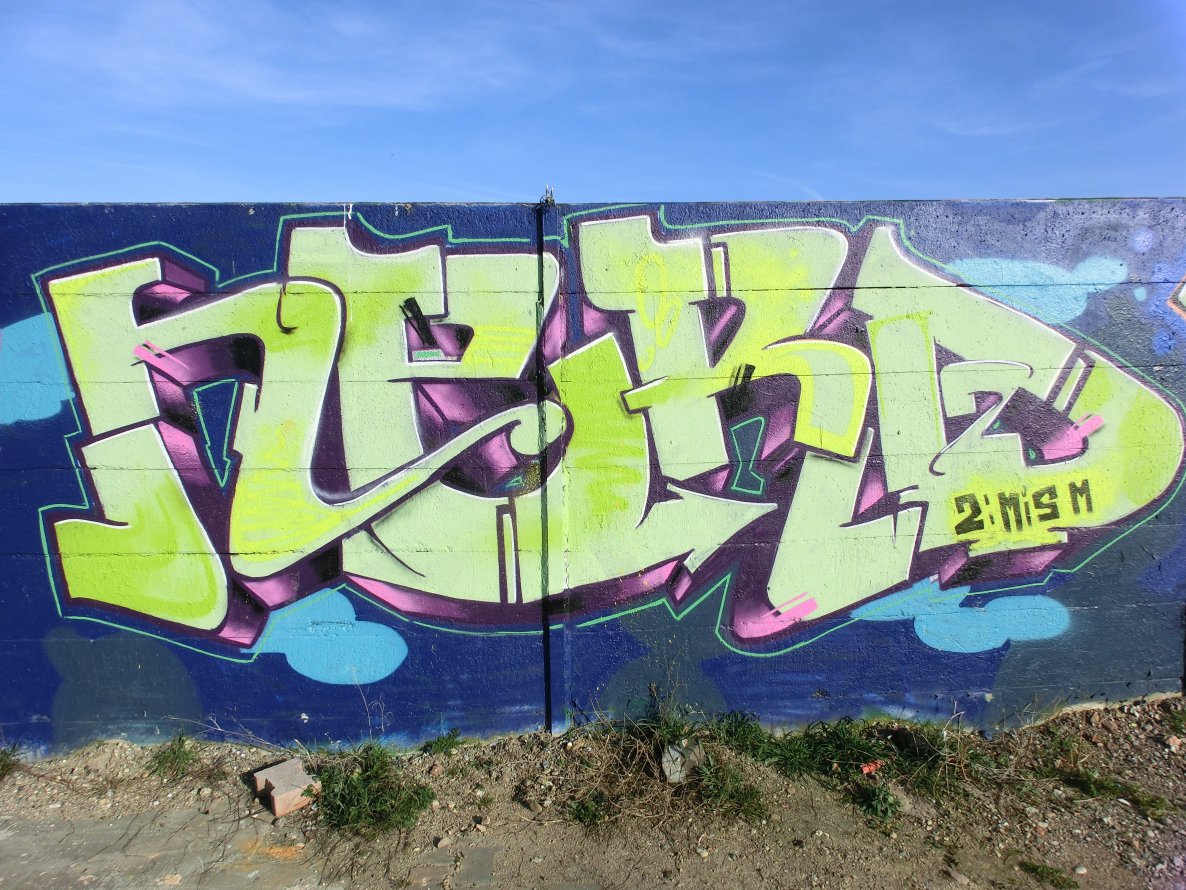 Graffiti Wall - Photo by Chvbaka (2014)