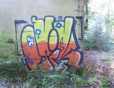 Graffiti Wall - Photo by Chvbaka