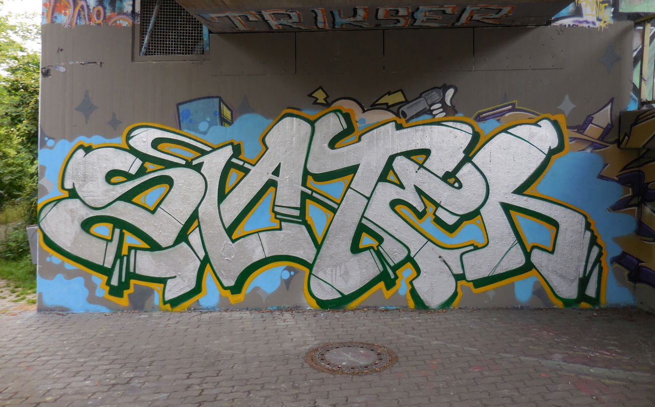 Graffiti Wall - Photo by Chvbaka