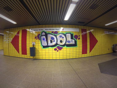 Graffiti Bombing - Photo by Cirone - IDOL, SKE (2013)