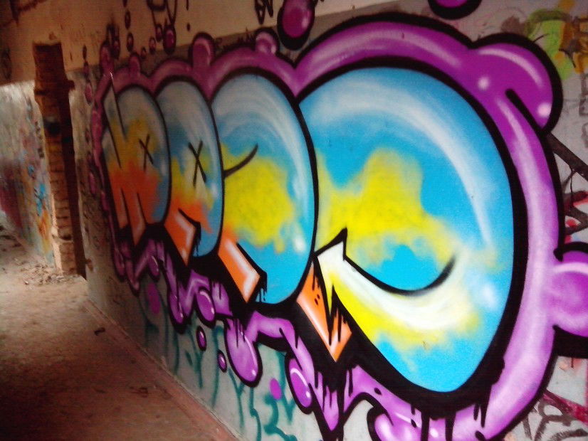 Graffiti Bombing - Photo by Ckpin (2012)