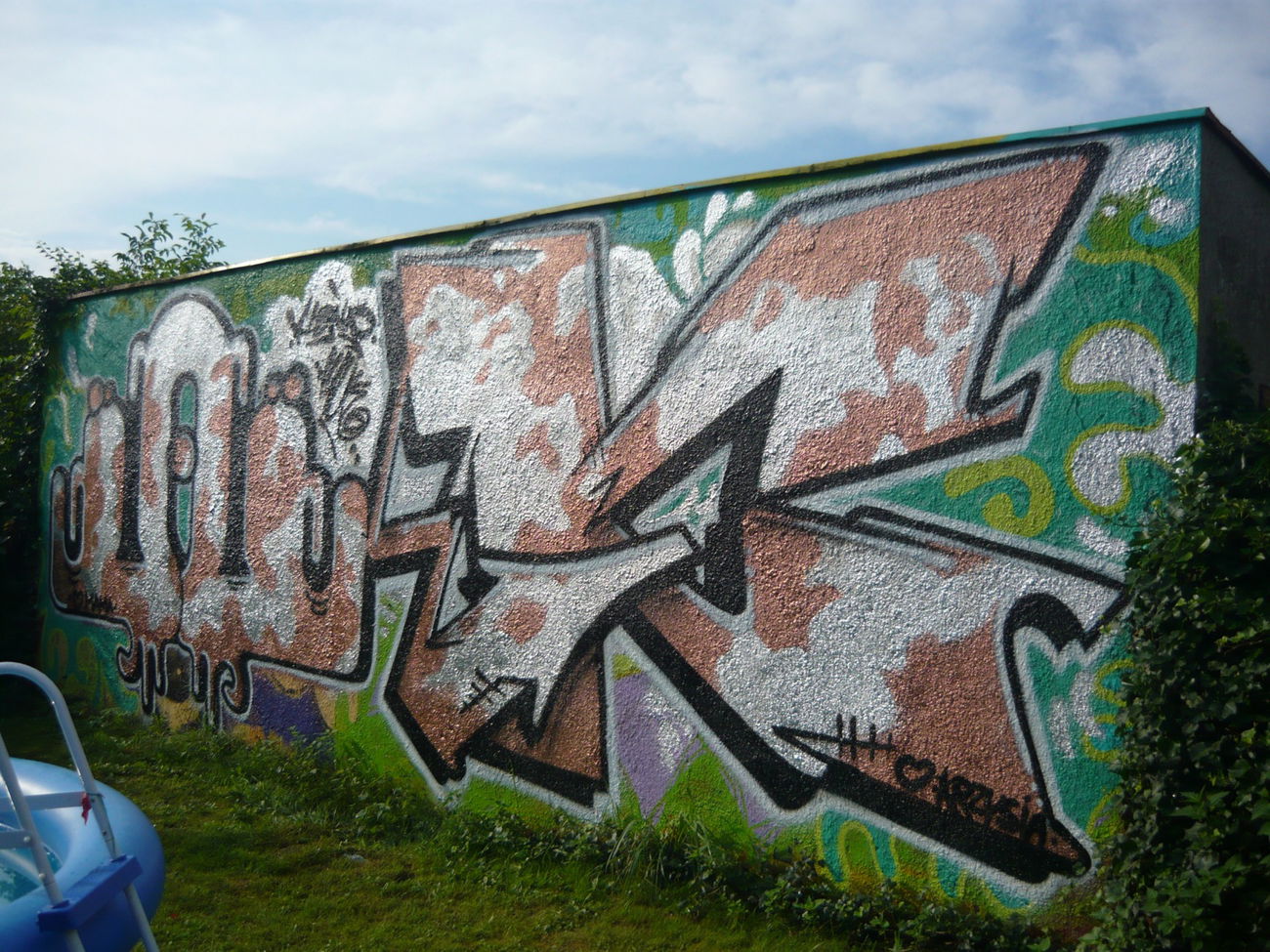 Graffiti Wall - Photo by Cluiv (2014)