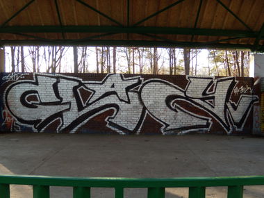 Graffiti Bombing - Photo by Cluiv (2014)