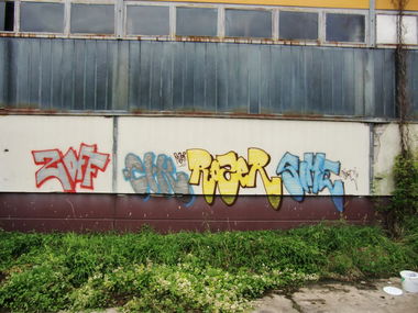Graffiti Wall in Magdeburg - Photo by Cockamring - zoff, cik, rozer