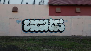 Graffiti Bombing - Photo by Coler - ucas, crew, ucat (2013)