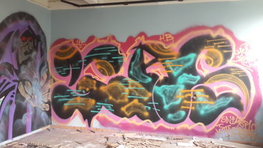 Graffiti Wall - Photo by Coler - ucas, ucas, crew