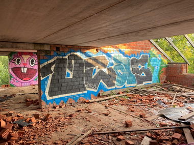 Graffiti Wall - Photo by Coler - ucas, ucascrew, wang (2020)