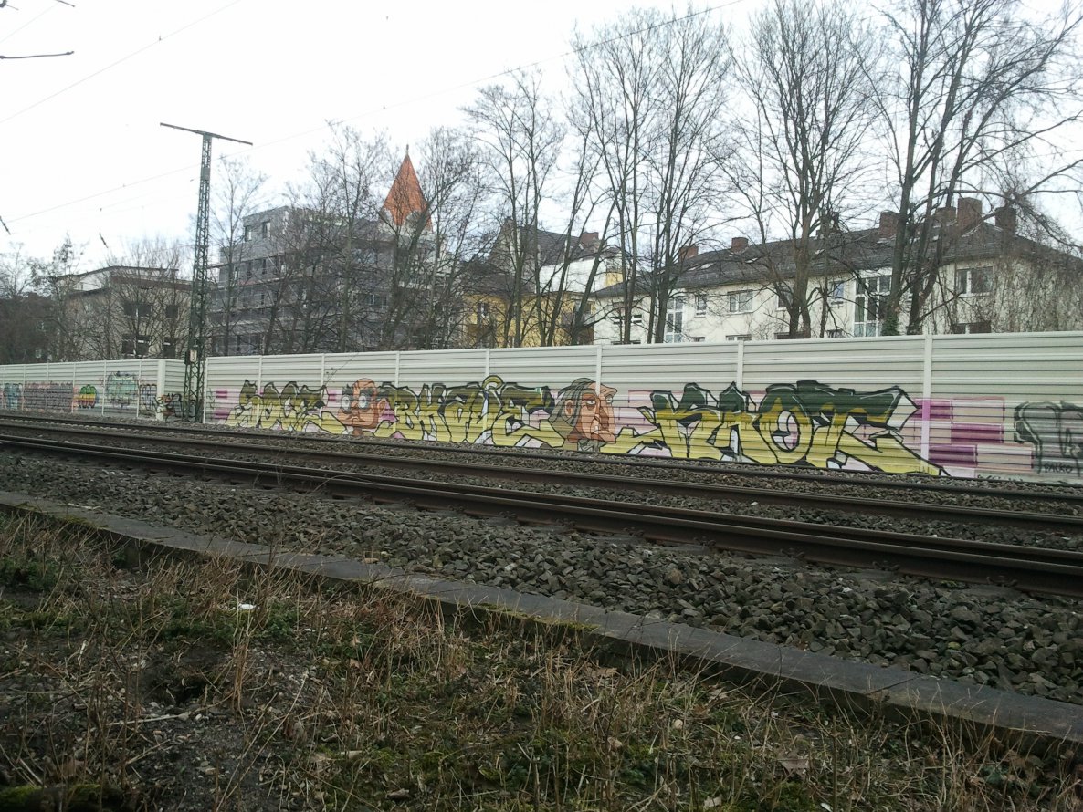 Graffiti Wall - Photo by Cologne_Spotters - KAOT, BHAVE, SOZE