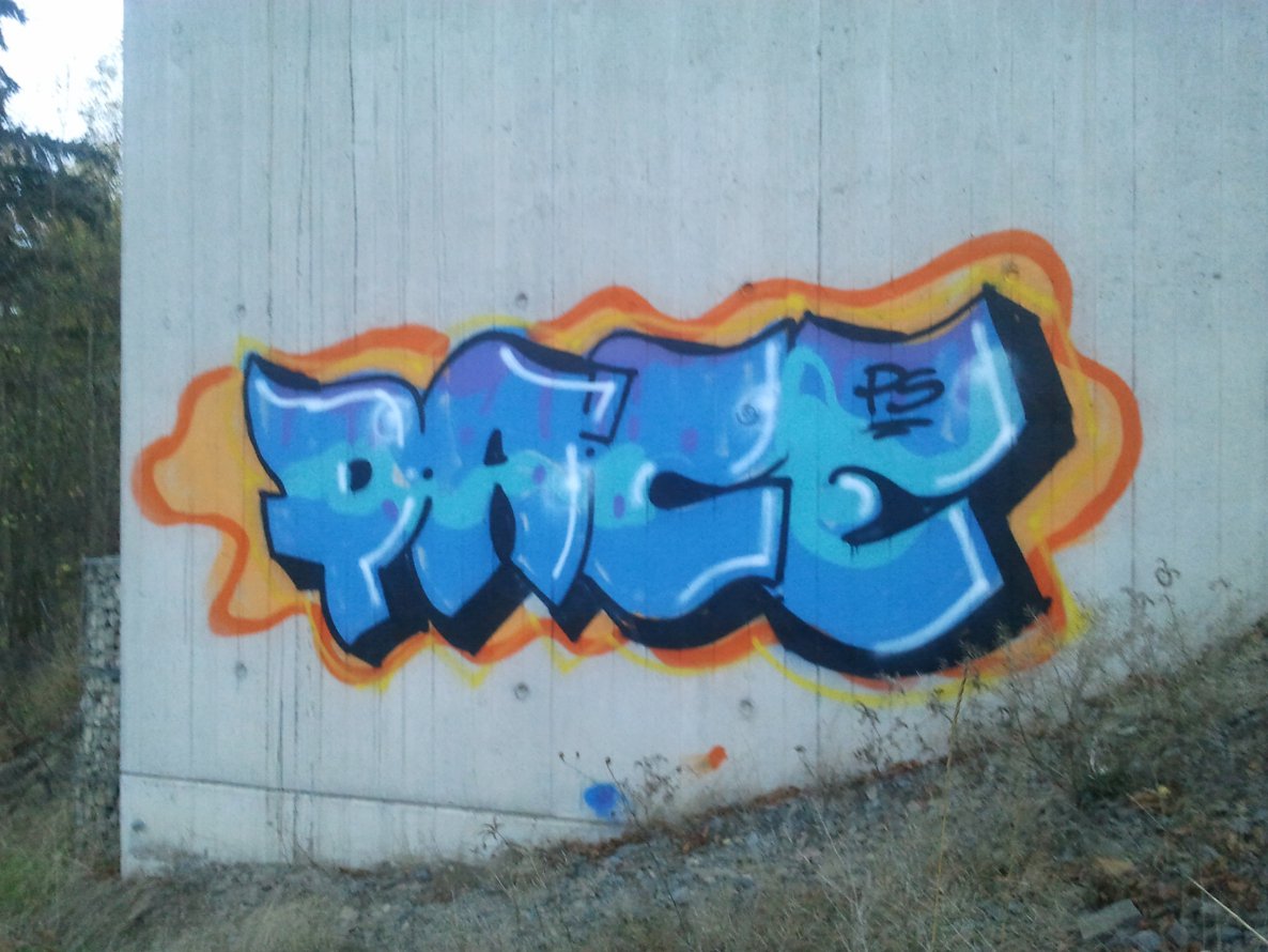 Graffiti Wall - Photo by Cologne_Spotters - pace