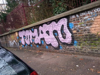 Graffiti Wall - Photo by Cologne_Spotters - tomato, köln