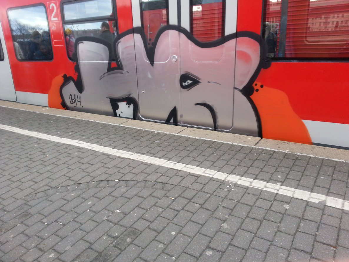 Graffiti Train - Photo by Cologne_Spotters - hs, train, panel