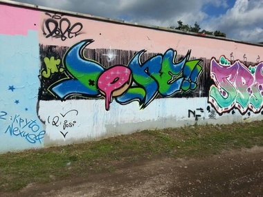Graffiti Wall - Photo by Colourjunkieh - Spitarone, NF, Done