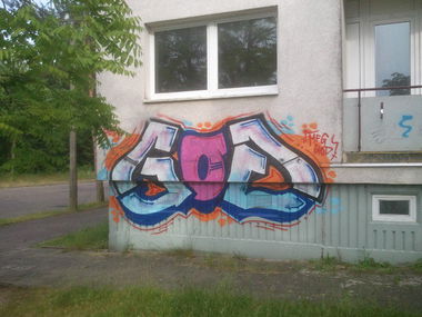 Graffiti Wall in Schwerin - Photo by Coma31 - MFG, GOD