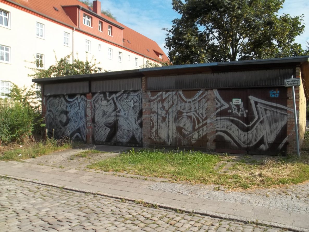 Graffiti Bombing - Photo by Coma31 - FARBE