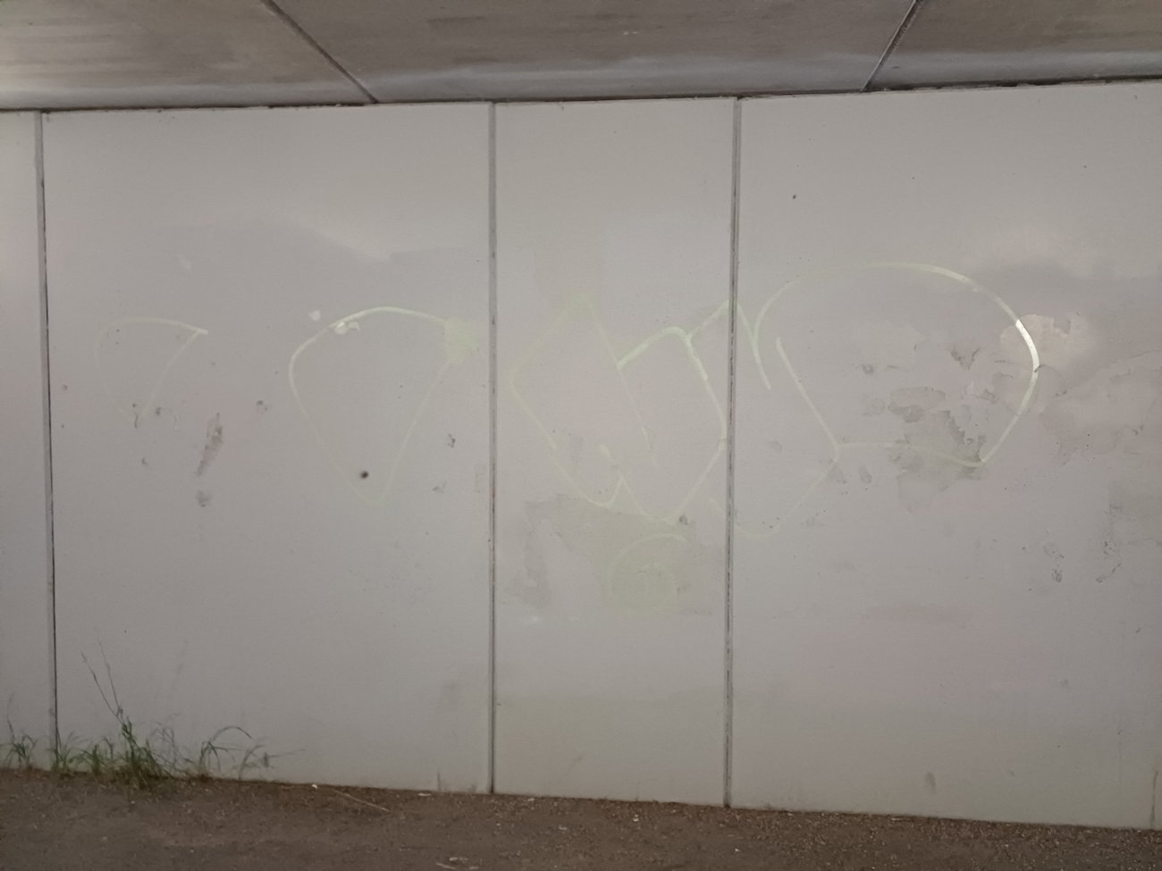 Graffiti Bombing in Ange plats - Photo by Coolakillen
