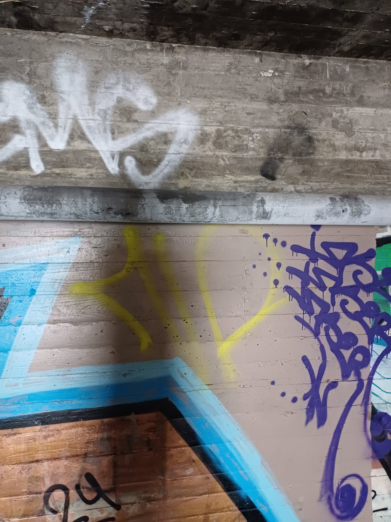 Graffiti Bombing in Ange plats - Photo by Coolakillen