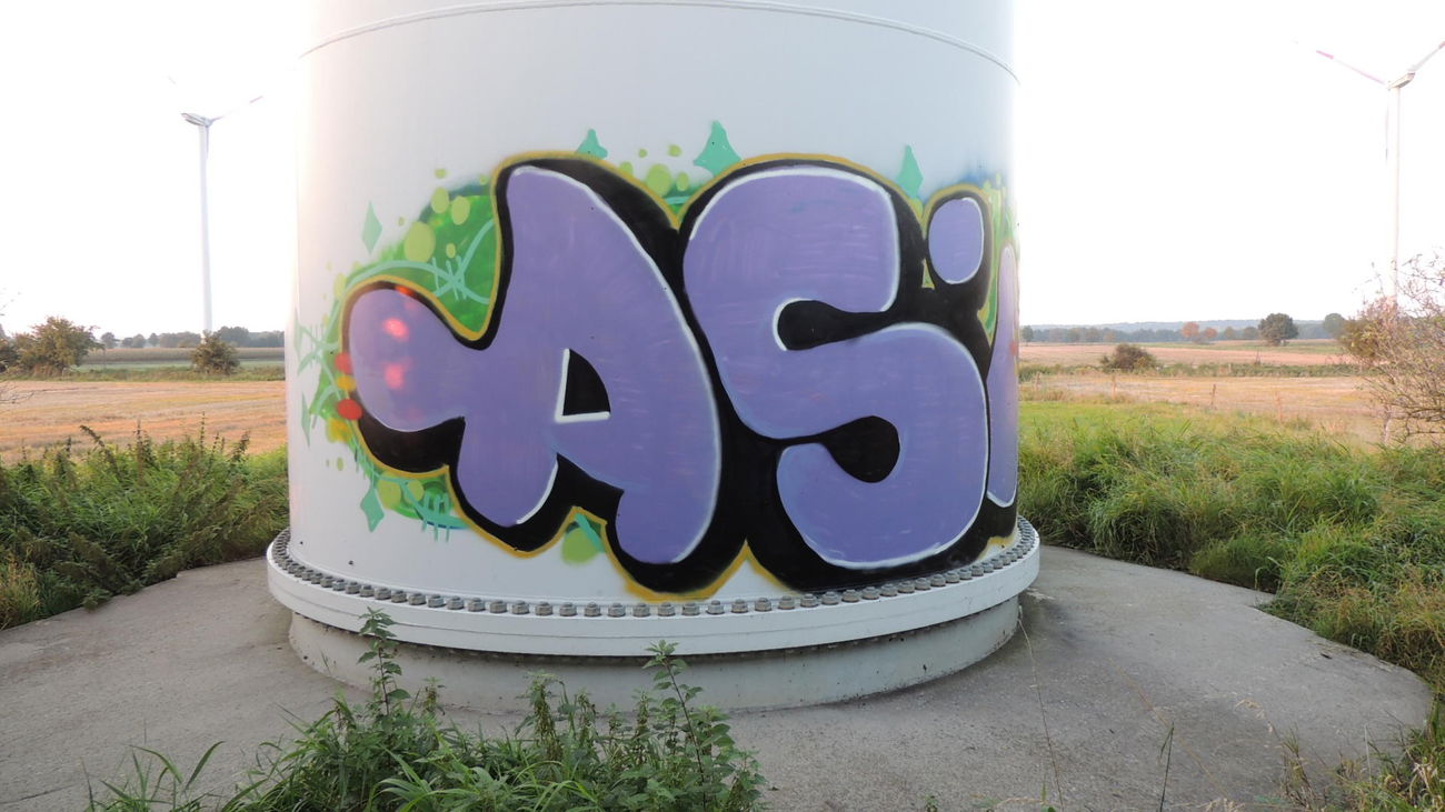 Graffiti Artwork - Photo by Coolpix510 - Unfertig