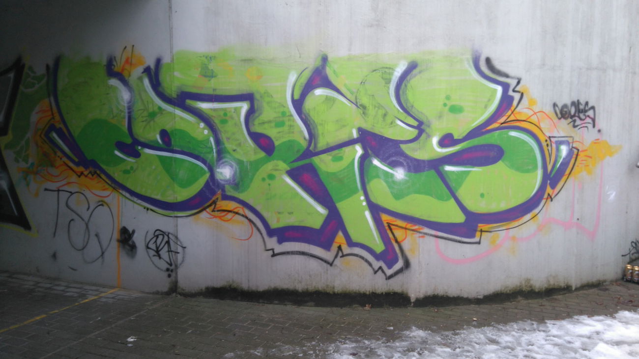 Graffiti Photo by Coreoneer - miasto, bombingo13, nielegal