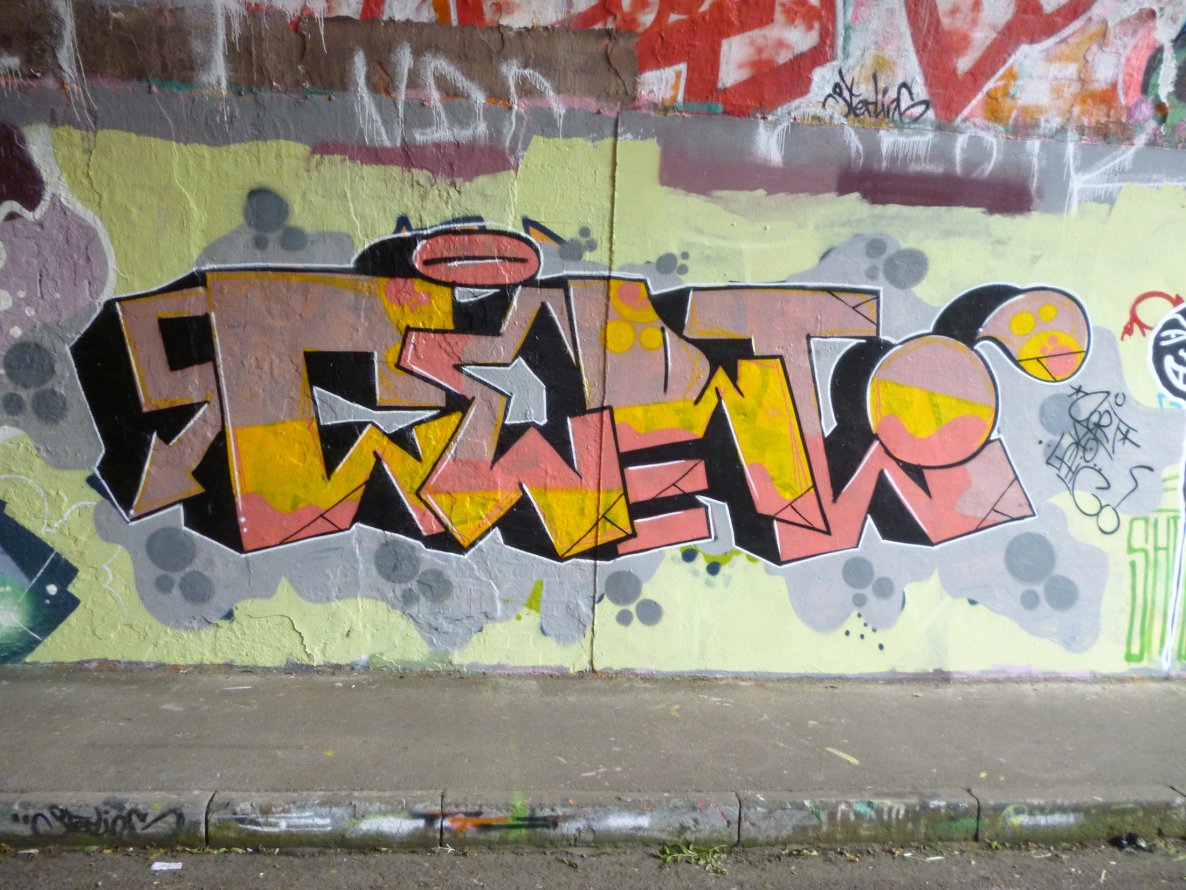 Graffiti Wall - Photo by Cort1