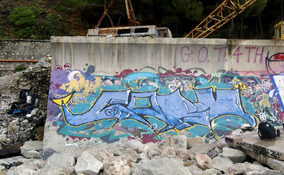 Graffiti Wall in Yalta - Photo by Cory - Cory, ods, nora (2013)