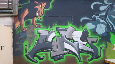 Graffiti Wall - Photo by Cose41