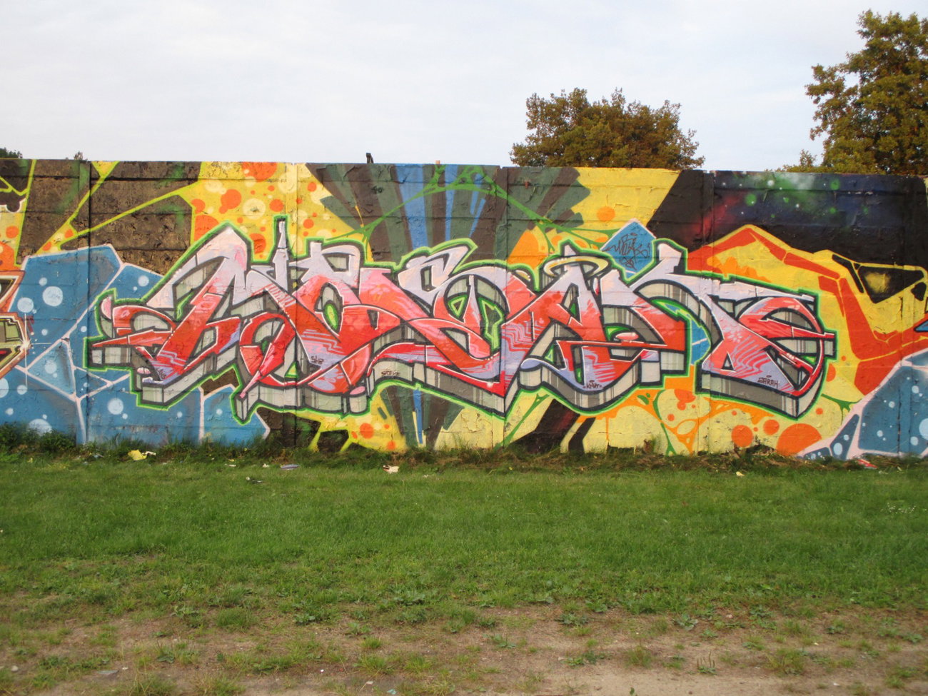 Graffiti Wall - Photo by CosmicSven - ebs, shb, mosak (2015)
