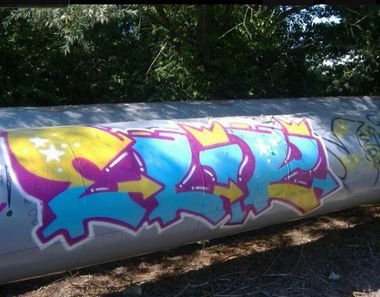 Graffiti Bombing - Photo by CrackKlaus18 - Elis, elik