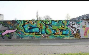 Graffiti Wall in Düsseldorf  - Photo by CrackKlaus18 - Uhv, Tods, Cair