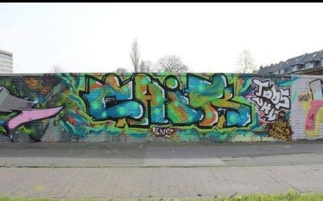 Graffiti Wall in Düsseldorf  - Photo by CrackKlaus18 - Uhv, Tods, Cair