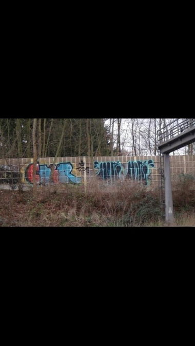 Graffiti Bombing - Photo by CrackKlaus18 - Cair, more