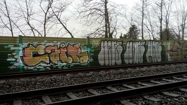 Graffiti Bombing - Photo by CrackKlaus18 - Cair, more, pens