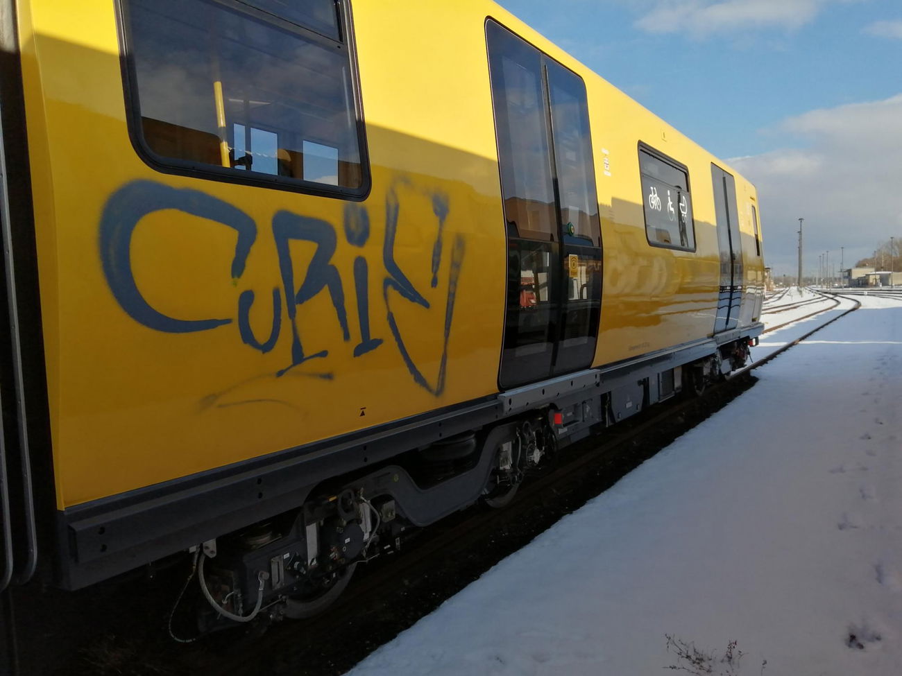 Graffiti Train - Photo by CrackKlaus18 - Curie, Metro, Tag