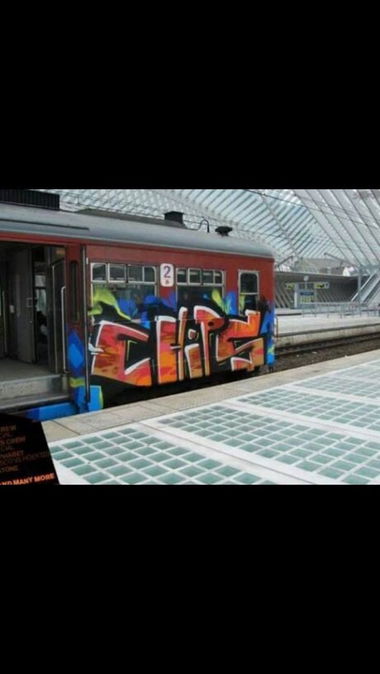 Graffiti Train - Photo by CrackKlaus18 - Chips