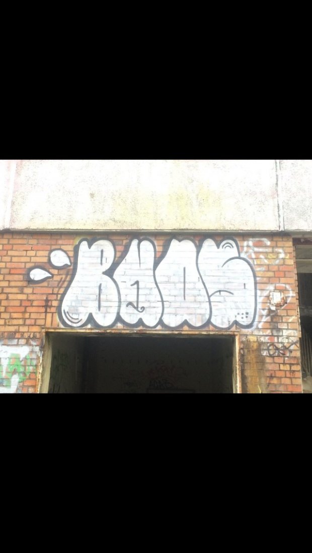 Graffiti Wall in Hamas  - Photo by CrackKlaus18 - Buds