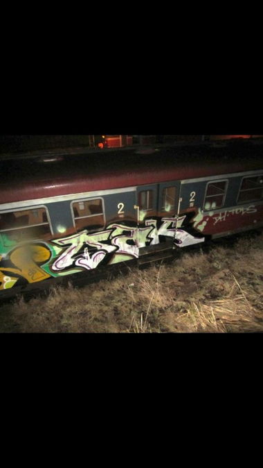 Graffiti Train - Photo by CrackKlaus18 - Qak, dh, Tods