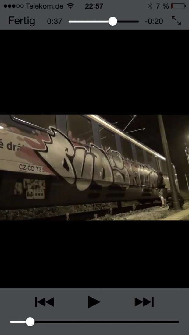 Graffiti Train in Czech Republic - Photo by CrackKlaus18 - Buds, more