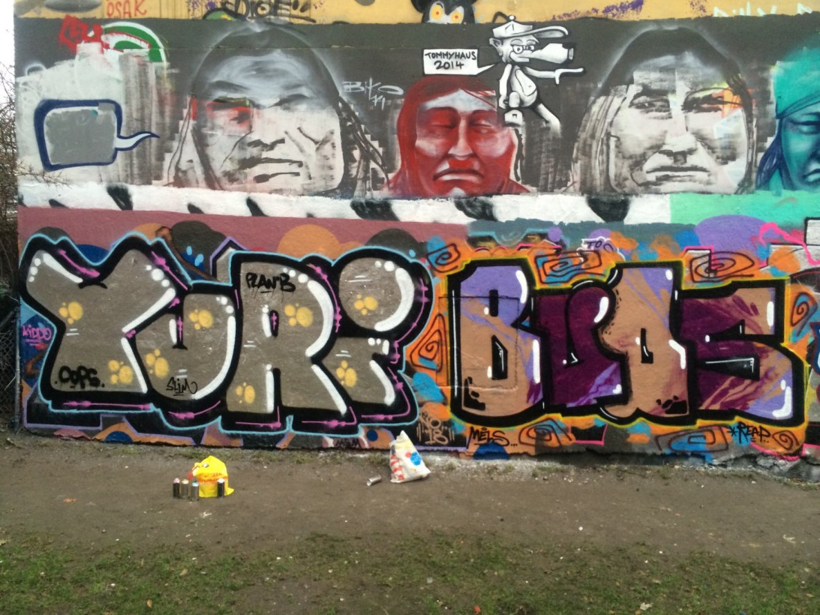 Graffiti Wall - Photo by CrackKlaus18 - Yuri, plb, Cops