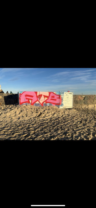 Graffiti Artwork - Photo by CrackKlaus18 - Beach, atb