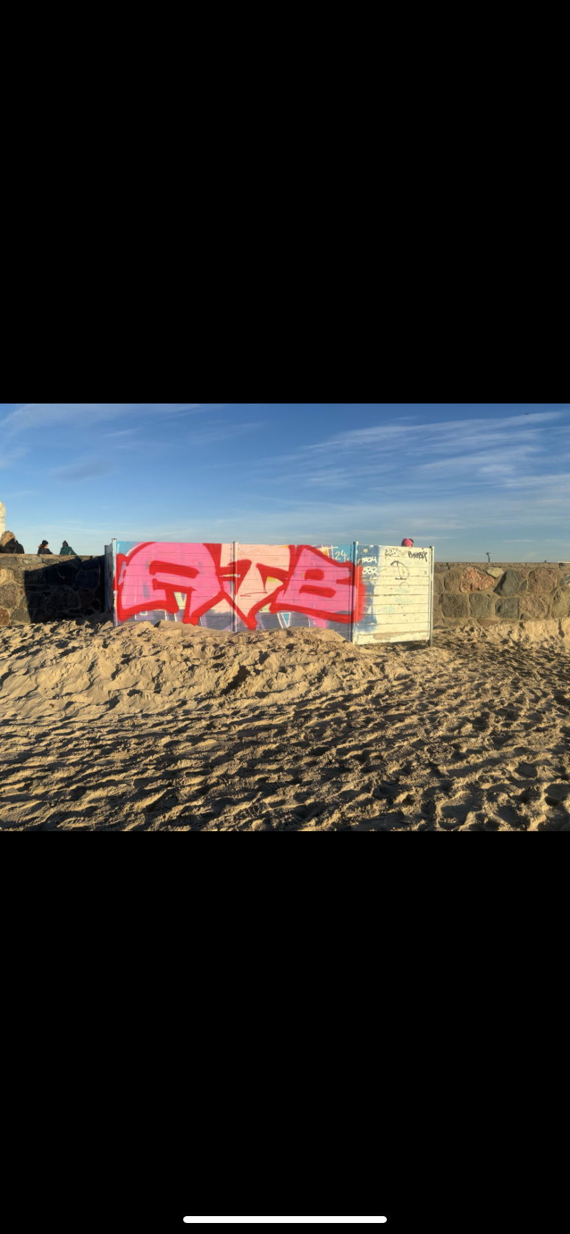 Graffiti Artwork - Photo by CrackKlaus18 - Beach, atb