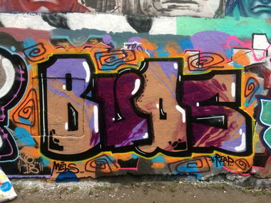 Graffiti Wall - Photo by CrackKlaus18 - Buds