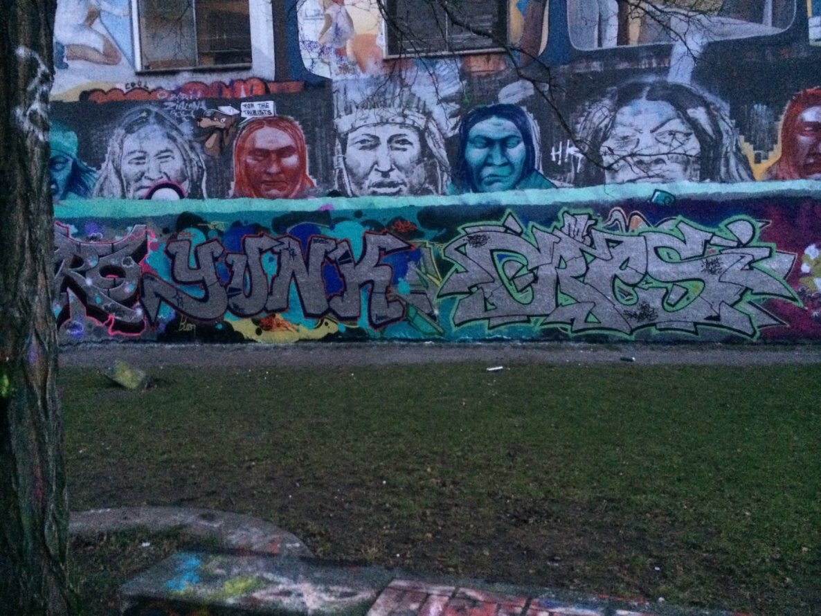 Graffiti Wall - Photo by CrackKlaus18 - Yunk, cres, cty