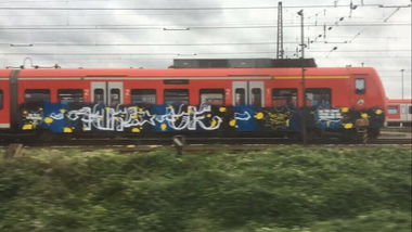 Graffiti Train in Essen - Photo by CriminalEnergy - PUFF, CE (2017)