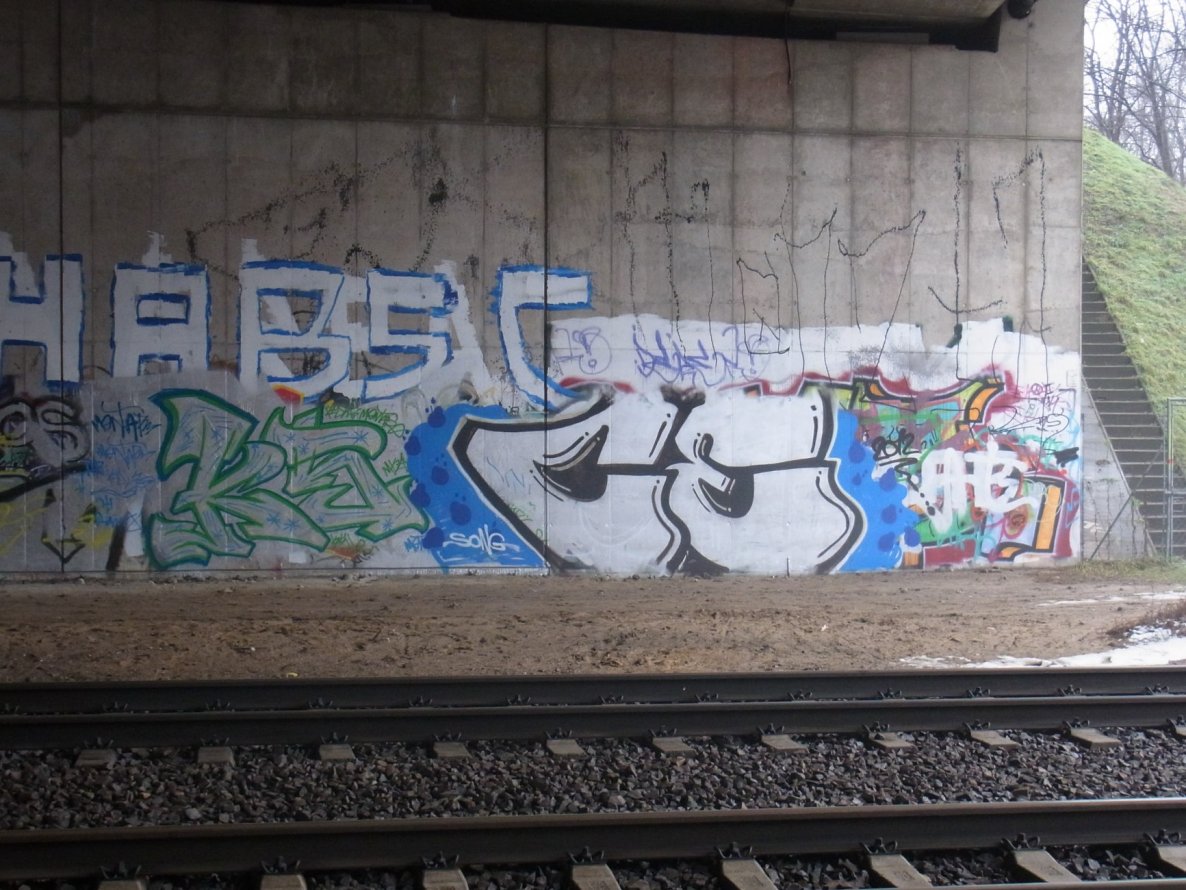 Graffiti Bombing - Photo by CriminalEnergy - CE, Berlin (2012)