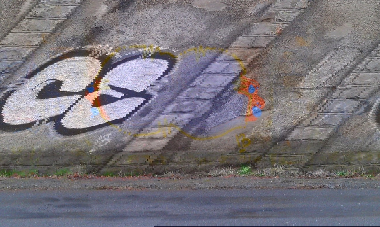 Graffiti Bombing - Photo by CriminalEnergy - CE, Wolfenbüttel (2013)