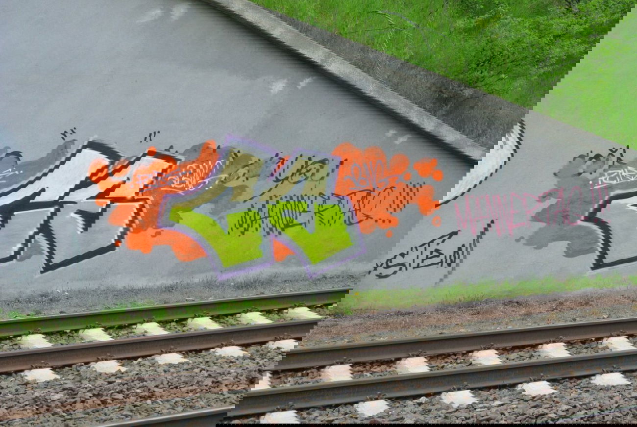 Graffiti Bombing - Photo by CriminalEnergy - CE, Hannover (2013)