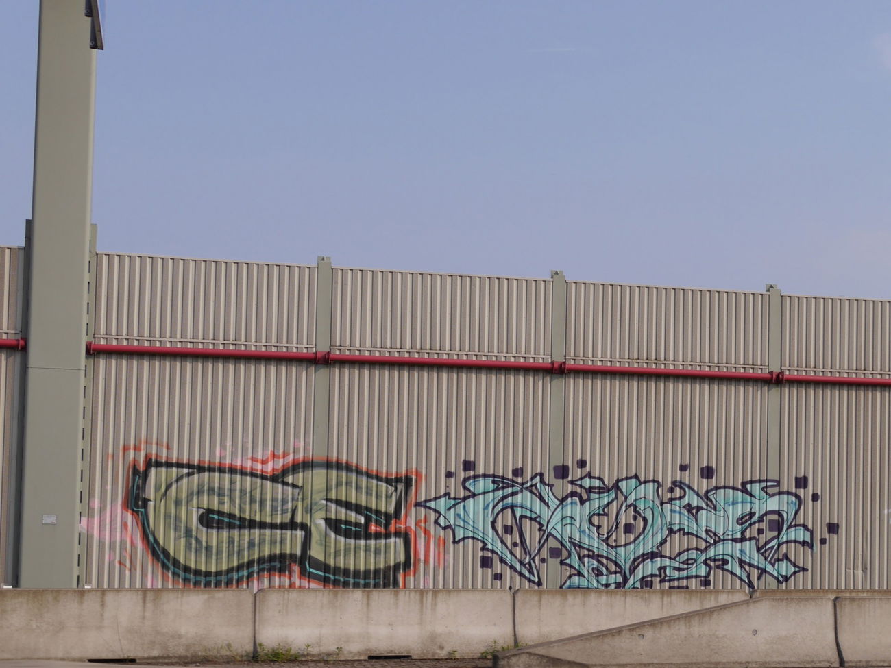 Graffiti Bombing in Braunschweig - Photo by CriminalEnergy - CE, AVES, Braunschweig (2016)